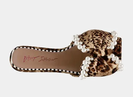 Betsey Johnson Liah Slide F140