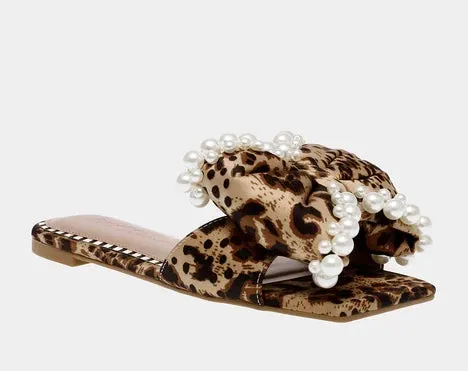 Betsey Johnson Liah Slide F140
