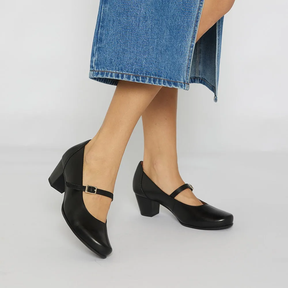 Casino Heel in Black Leather