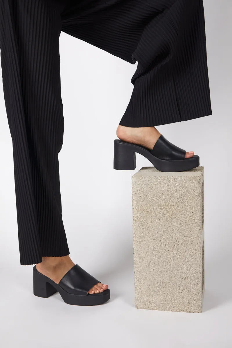 MARY PLATFORM HEEL BLACK SOLE